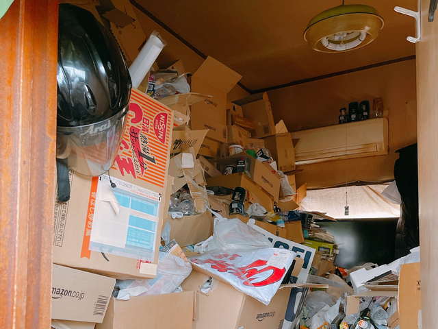 お片付けのプロ!アイメモリア:天井までゴミmax