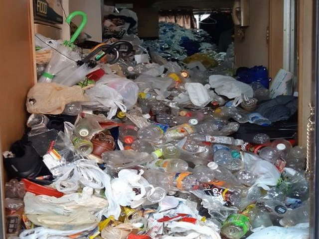 お片付けのプロ!アイメモリア:玄関からゴミ屋敷