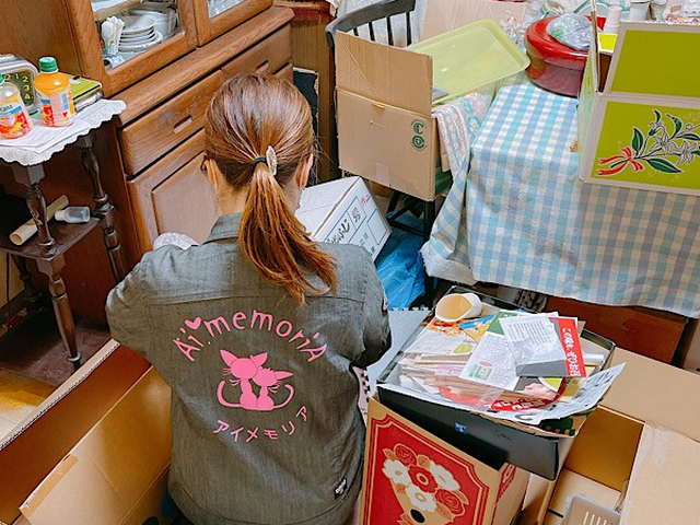 お片付けのプロ!アイメモリア:遺品整理の作業中