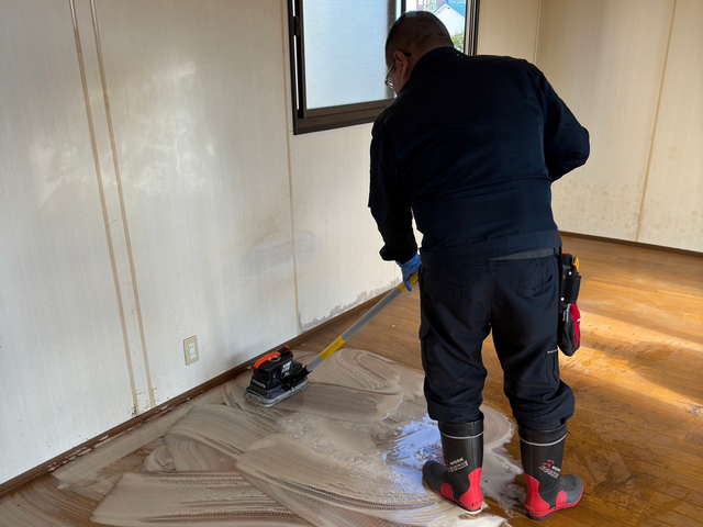 お片付けのプロ!アイメモリア:天井までゴミmax