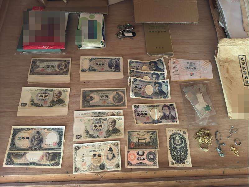 現場で見つかった紙幣と硬貨